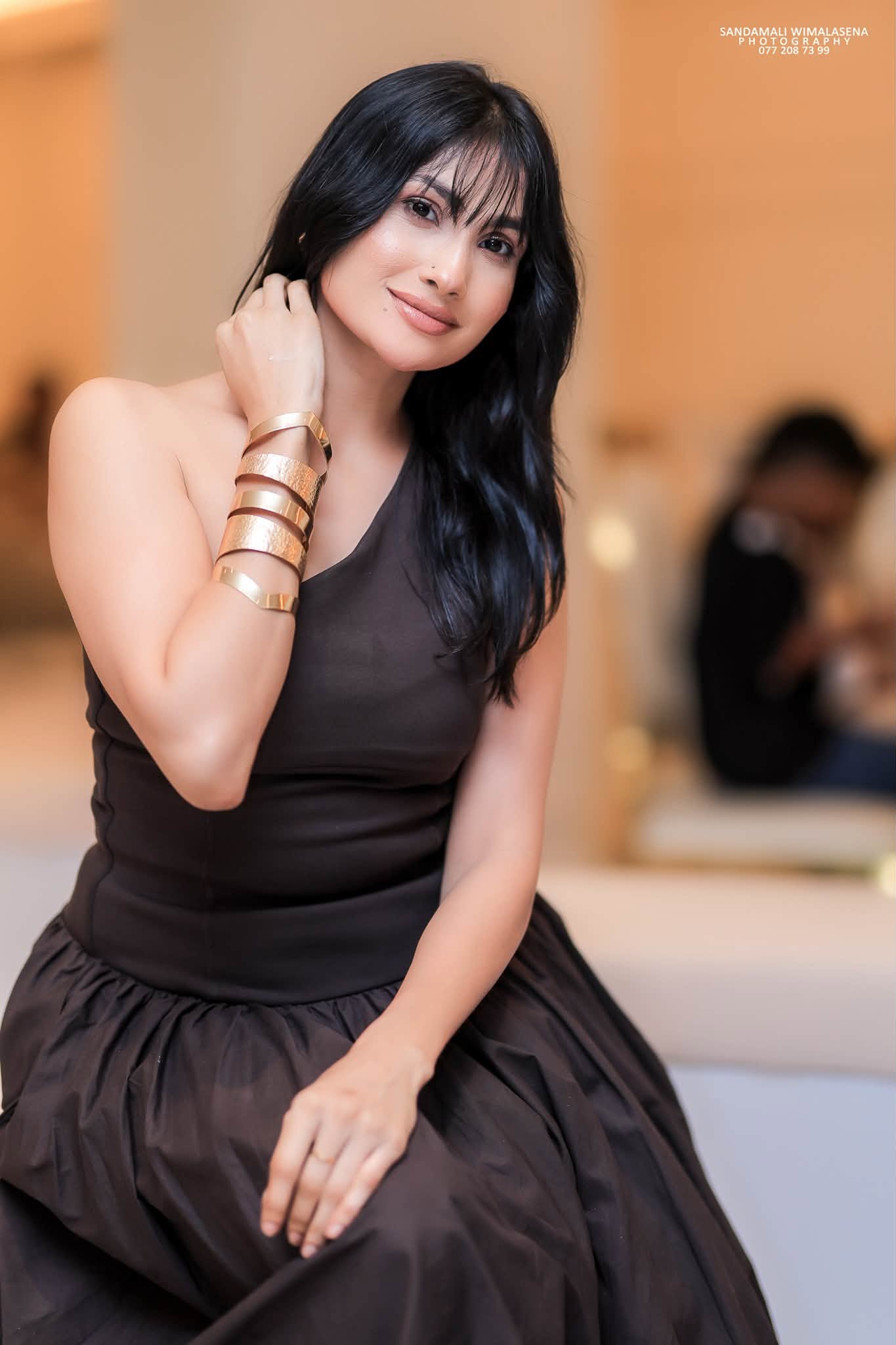සමහර මිනිසුන්ගේ හැටි දැනගෙන අයින් වුණා....කරපු දේවල් ගොඩක් දන්නවා, හැබැයි දන්නේ නෑ වගේ ඒ අයව ඈත් කළා... නිලුෂි පවන්‍යයා ලස්සන ෆොටෝස් එක්ක ආපු හදවතට දැනෙන සටහන මෙන්න..