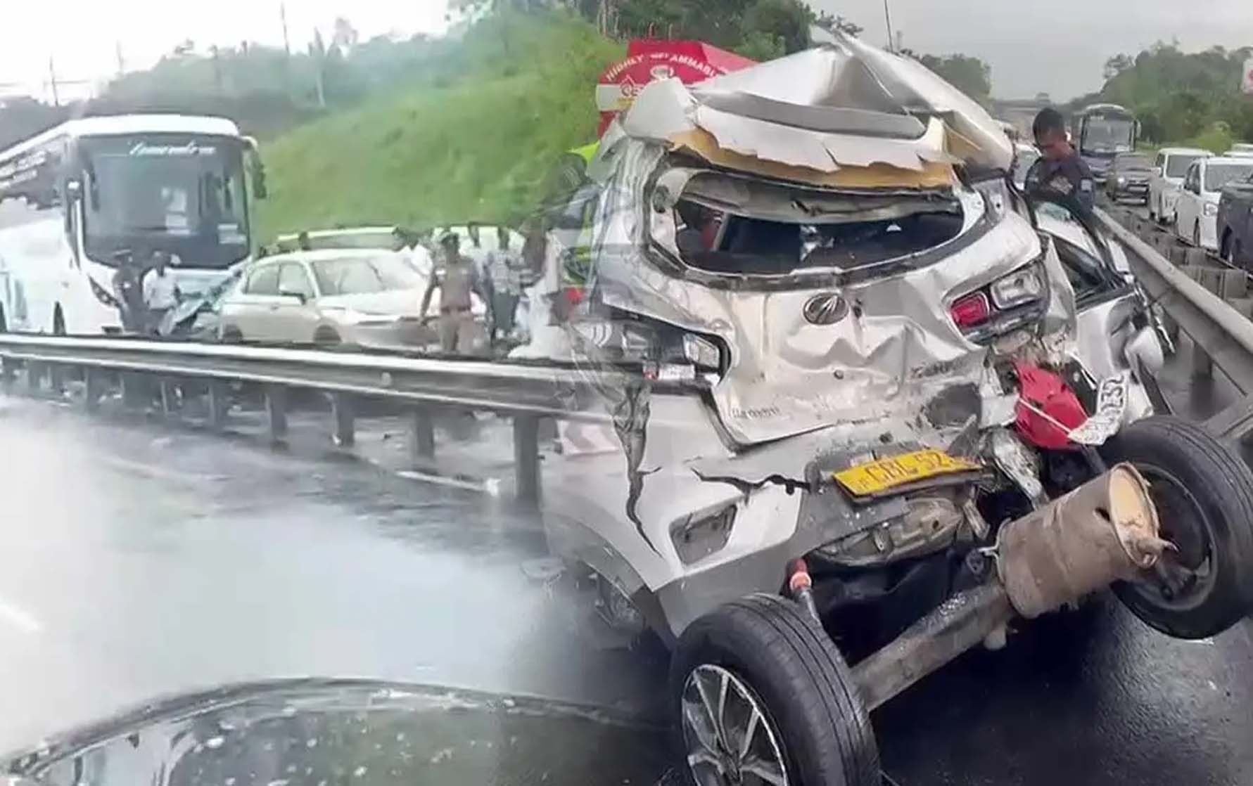 දක්ෂිණ අධිවේගී මාර්ගයේ අනතුරක් -10කට වැඩි පිරිසක් රෝහලට