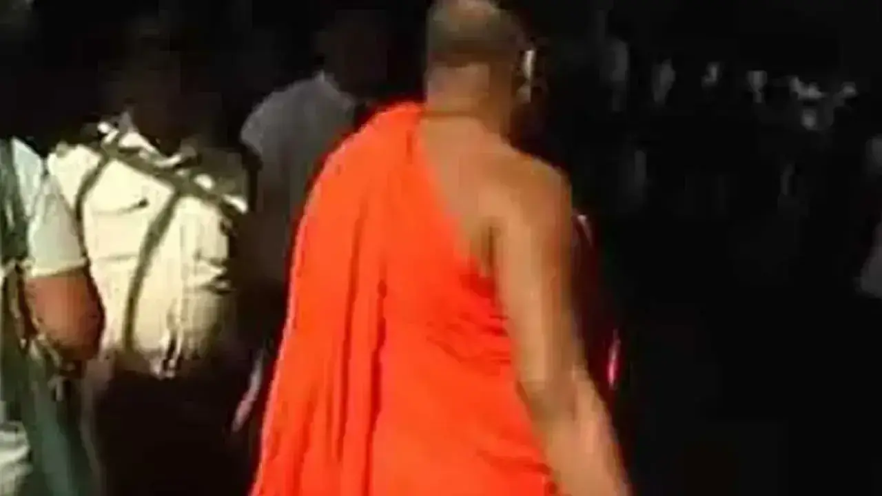 ඥානසාර හිමිට විවෘත වරෙන්තුවක්