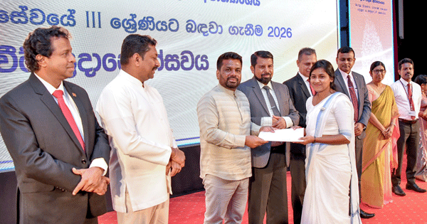මිනිස්සු ටවුමට කැඳවනවා වෙනුවට ගමේ ආර්ථිකය හදනවා